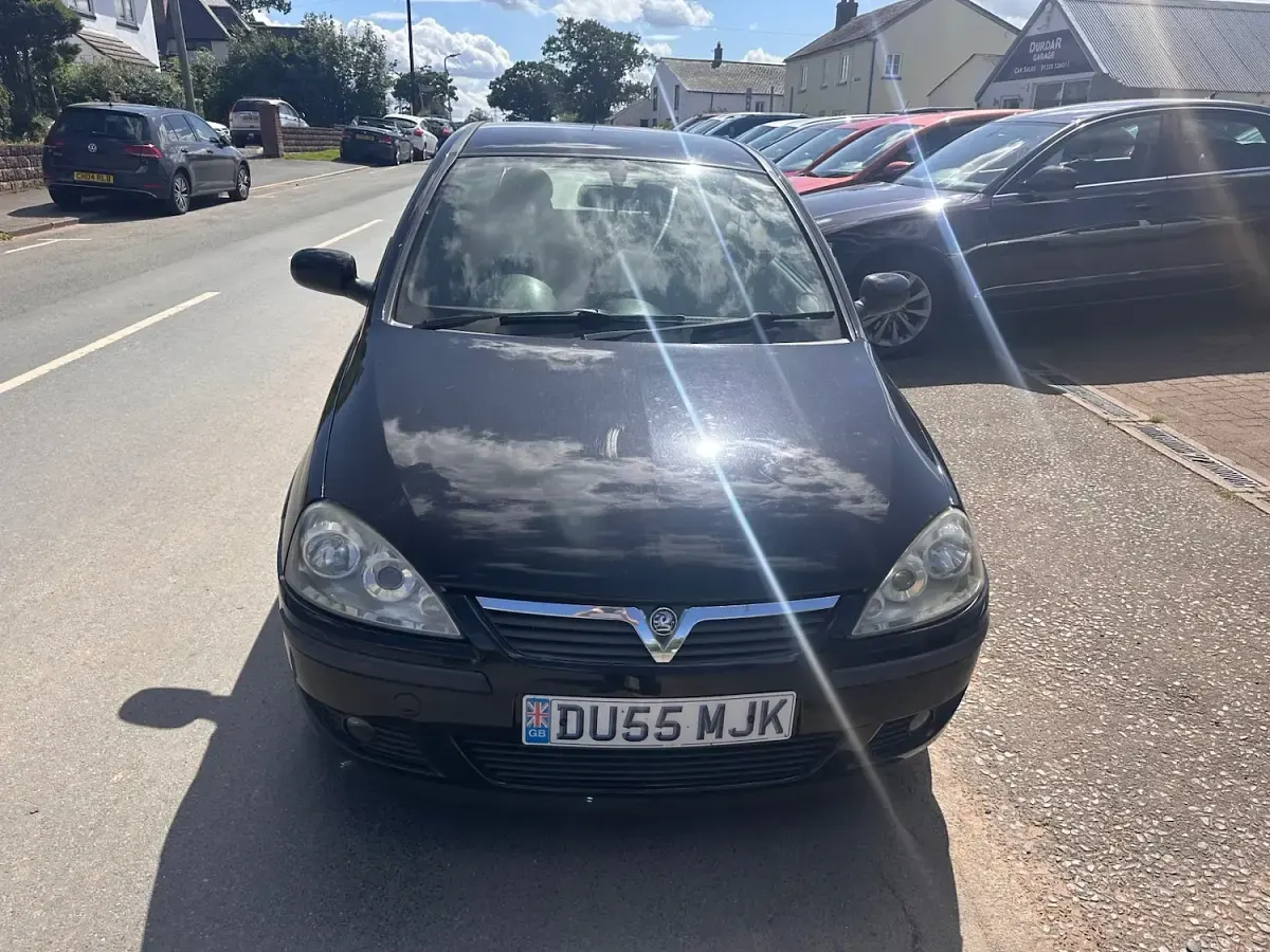 Used Vauxhall Corsa 70 HP (51 kW) 2005 Black Hatchback