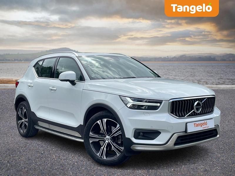 White Used 2021 Volvo XC40 Inscription SUV | £27,495 (A bit pricey) - Image 1/4