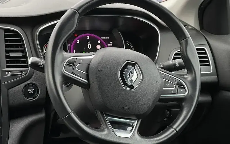 Used Renault Mégane IV Dynamique 110 HP (80 kW) 2018 Grey Hatchback