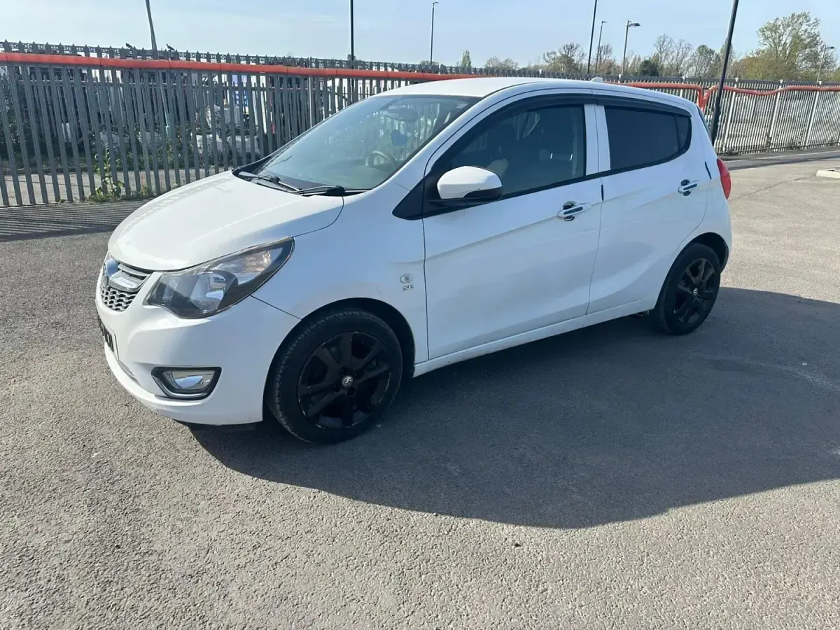 Używany Vauxhall Viva 2016 Biały Hatchback