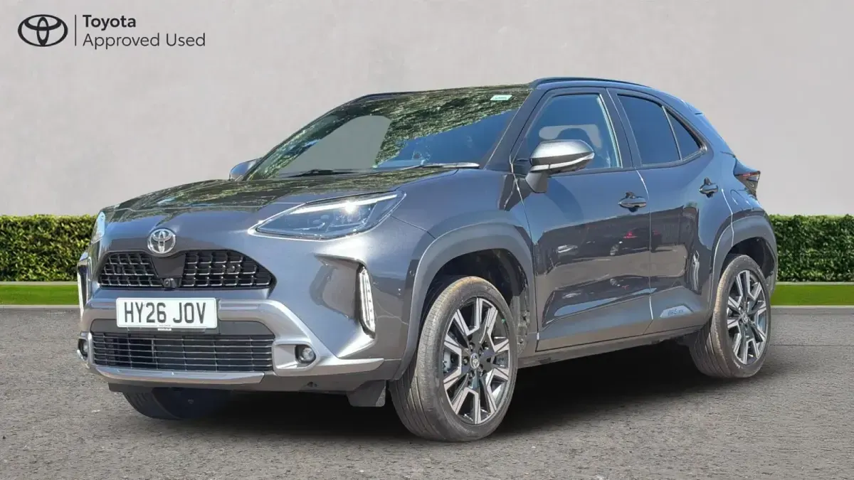 Used Toyota Yaris Cross 130 HP (95 kW) 2026 Decuma grey SUV