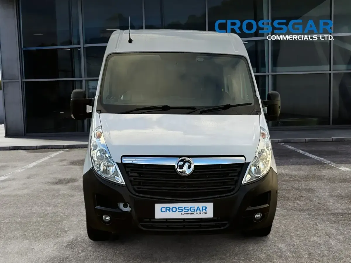 Used Vauxhall Movano 130 HP (95 kW) 2019 White MPV