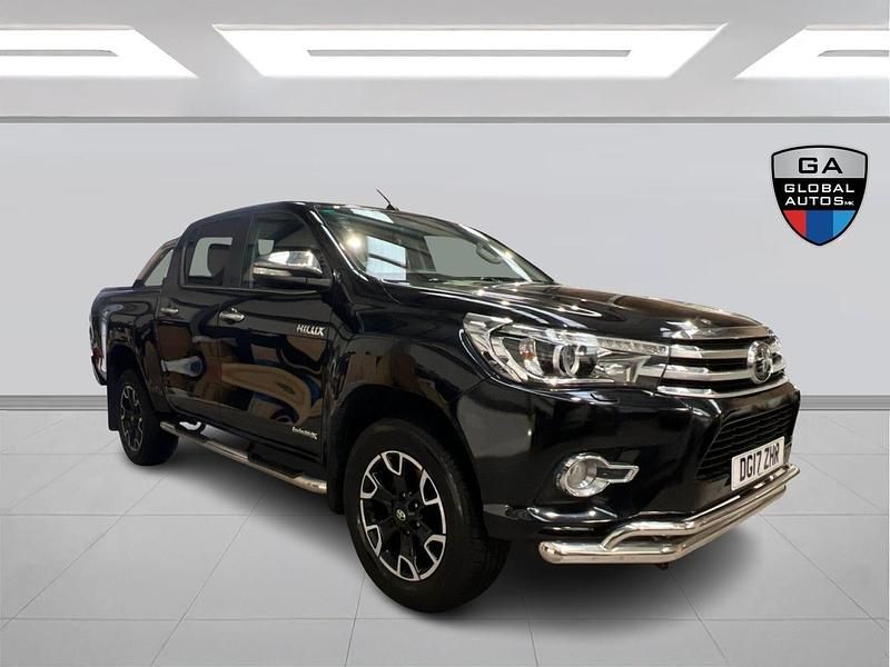 Used Toyota HiLux 150 HP (110 kW) 2017 Black Pickup