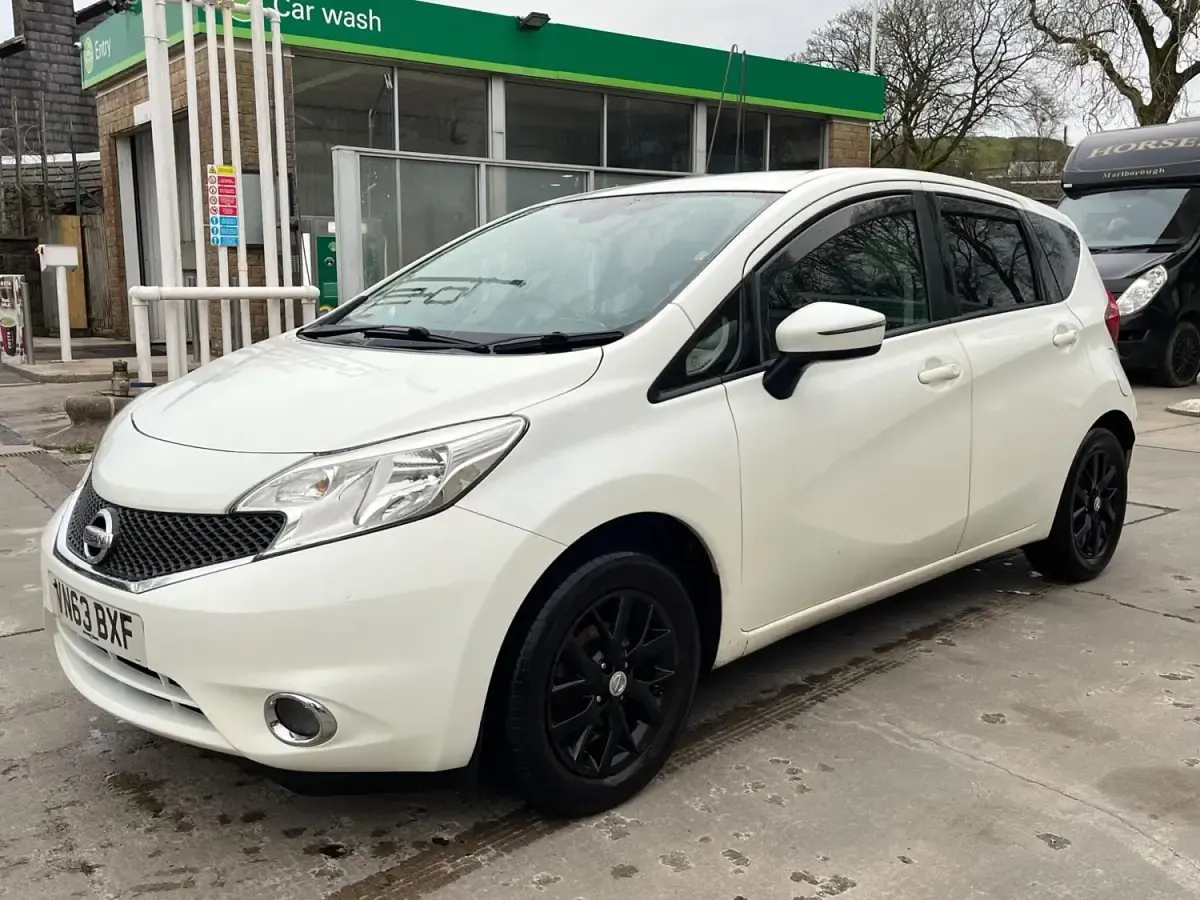 Second-hand Nissan Note Acenta Premium 80 CP (58 kW) 2013 Alb Hatchback