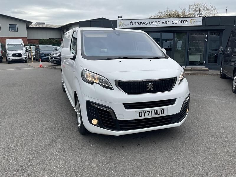 Second-hand Peugeot Expert 178 CP (130 kW) 2021 Alb Van