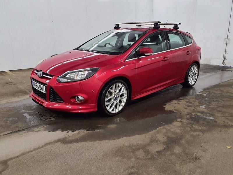 Red Used 2014 Ford Focus Zetec Hatchback | £4,499 (Fair price) - Image 1/4