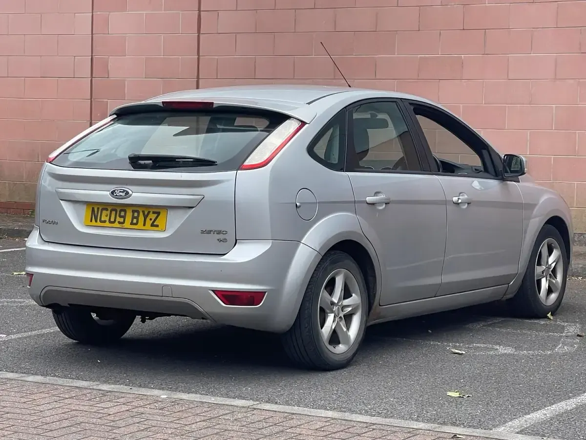 Used Ford Focus Zetec 2009 Silver Hatchback