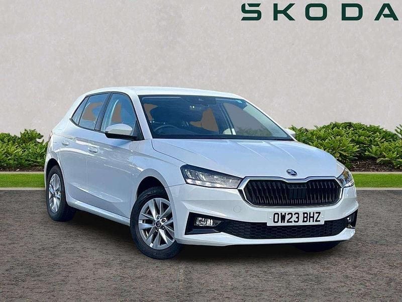 Moon white metallic Used 2023 Skoda Fabia Comfort Hatchback | £12,495 (Good price) - Image 1/4