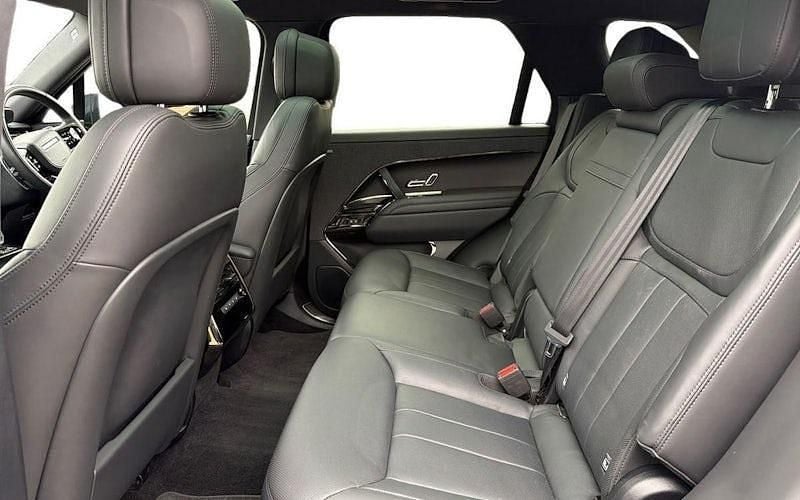 Used Land Rover Range Rover Sport SE Dynamic 300 HP (220 kW) 2025 SUV