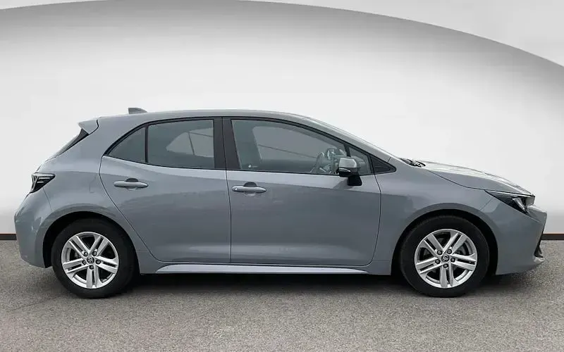 Used Toyota Corolla 122 HP (89 kW) 2022 Grey Hatchback