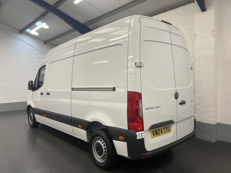 Begagnad Mercedes Sprinter Premium 2024 Vit Van
