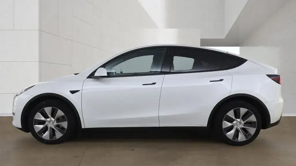 Used Tesla Model Y Long Range AWD 378 kW (514 HP) 2023 White SUV