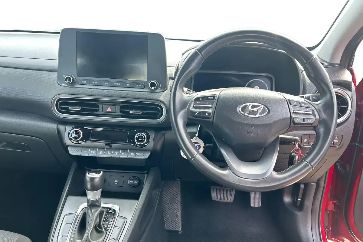 Used Hyundai Kona SE 141 HP (103 kW) 2022 Red SUV