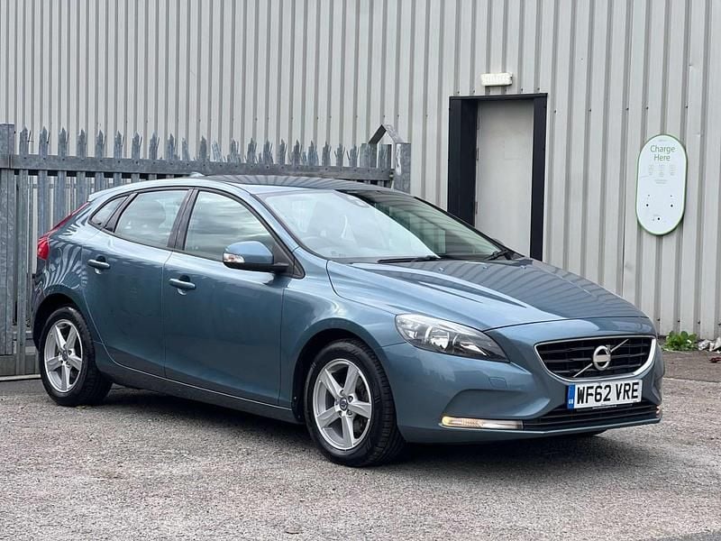 Blue Used 2013 Volvo V40 Estate | £4,795 (Good price) - Image 1/4