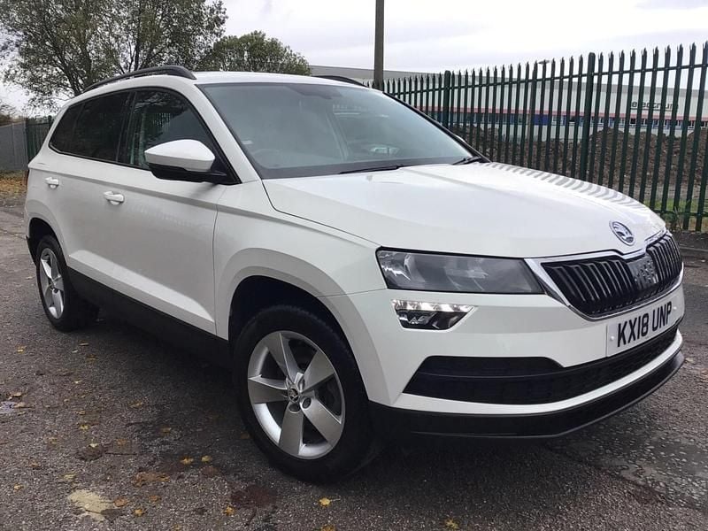 White Used 2018 Skoda Karoq SE SUV | £12,390 (Fair price) - Image 1/4