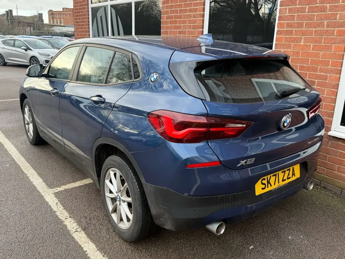 Begagnad BMW X2 Sport Line 2021 Blå SUV