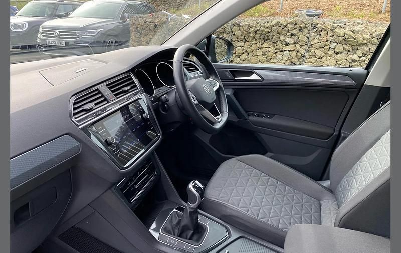 Used VW Tiguan Life 150 HP (110 kW) 2023 Grey SUV