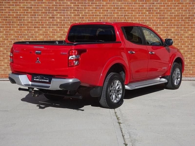 Used Mitsubishi L200 Warrior 181 HP (133 kW) 2019 Red Pickup
