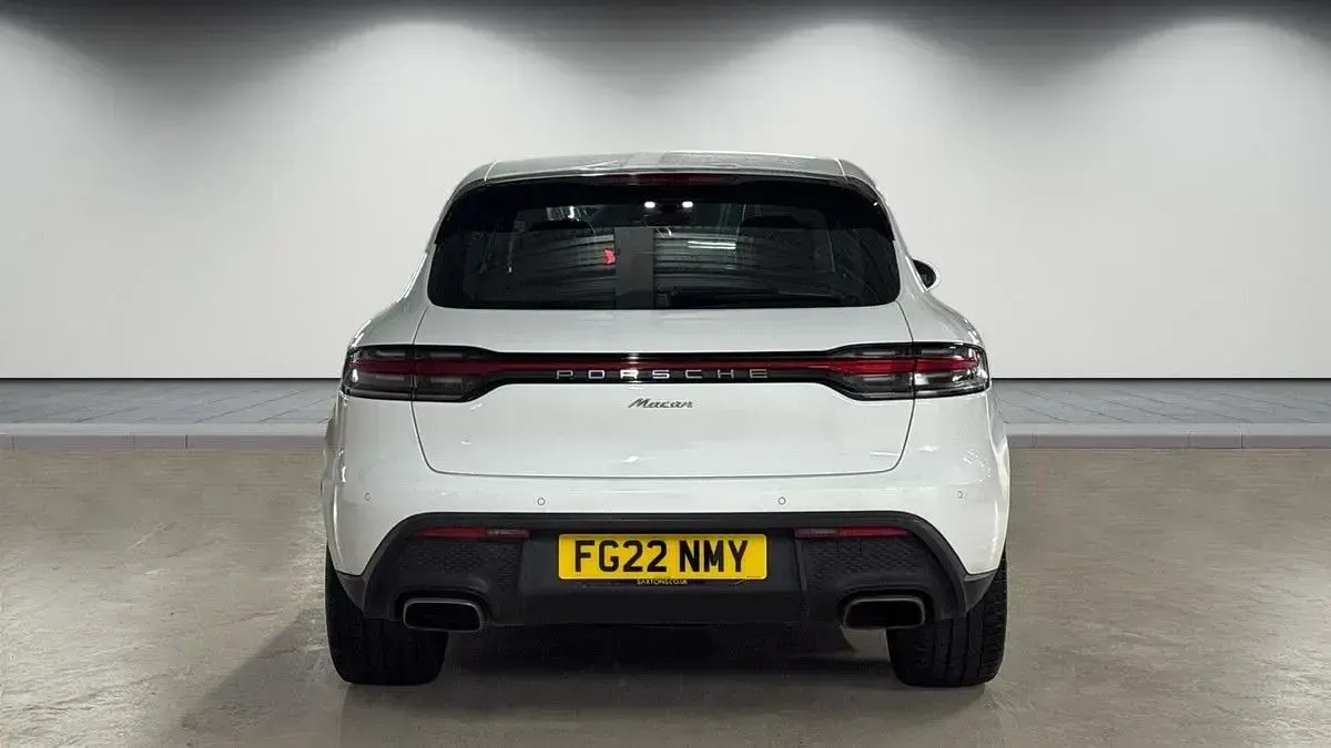 Used Porsche Macan 265 HP (194 kW) 2022 White SUV