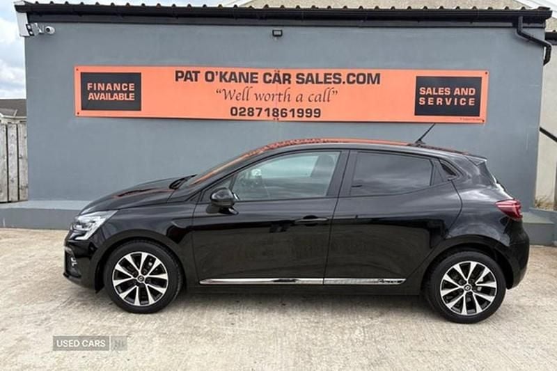 Black Used 2020 Renault Clio V Iconic Hatchback | £10,250 (Good price) - Image 1/1