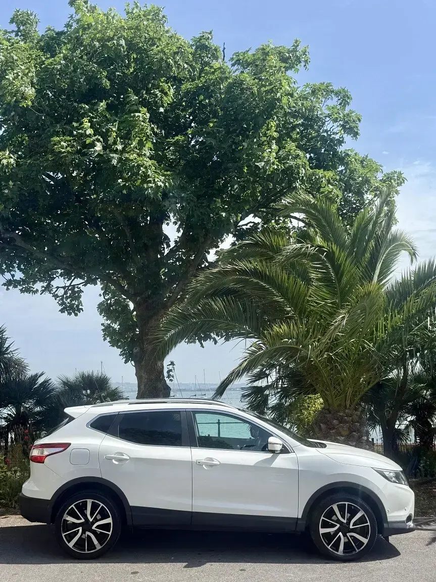 Used Nissan Qashqai Tekna 110 HP (80 kW) 2016 White SUV
