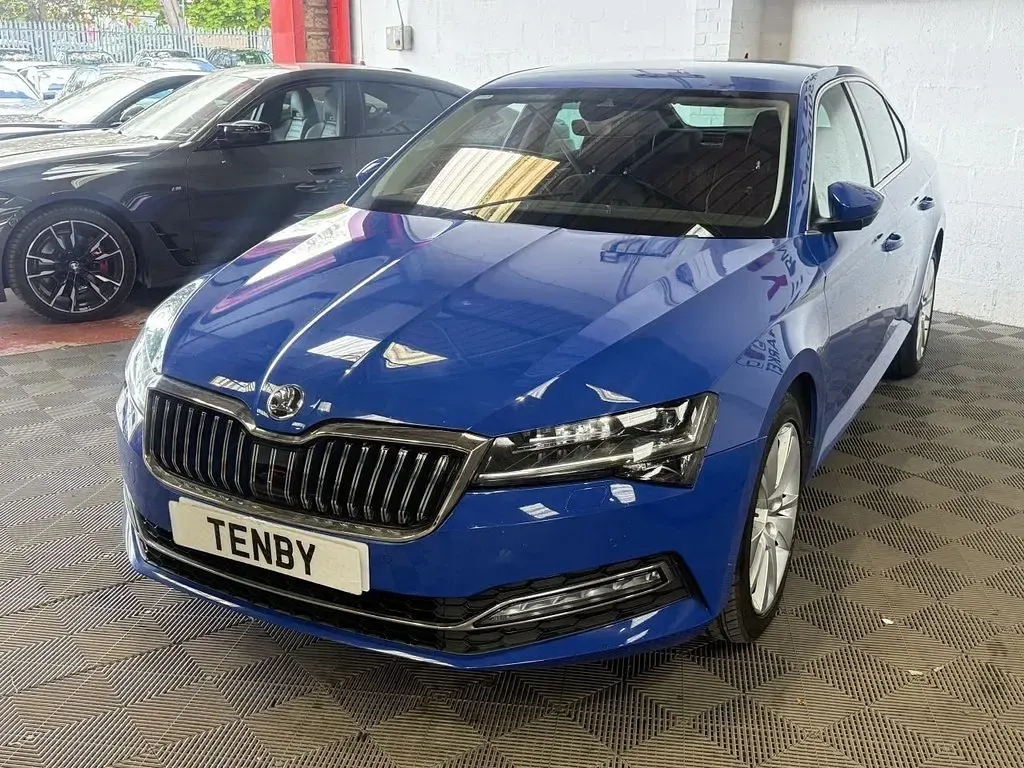 Used Skoda Superb SE L 190 HP (139 kW) 2019 Blue Hatchback