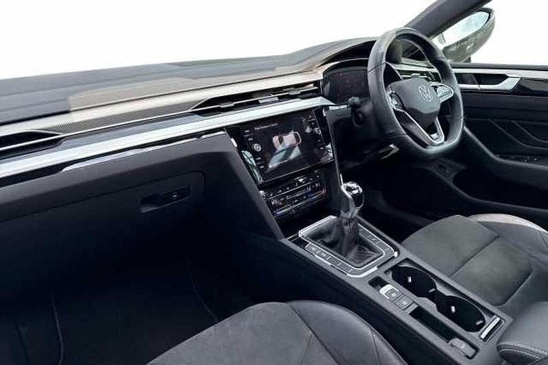 Usado VW Arteon R-line 150 HP (110 kW) 2023 Preto Citadino