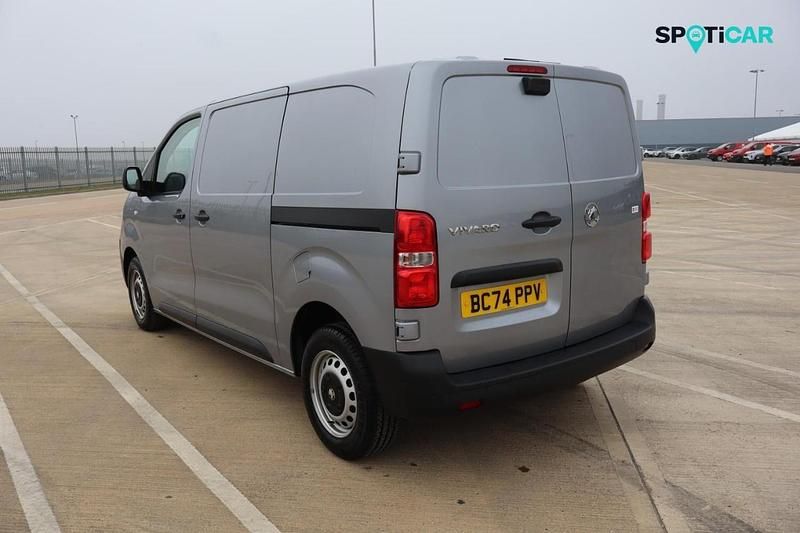 Second-hand Vauxhall Vivaro 143 CP (105 kW) 2025 Gri Monovolum