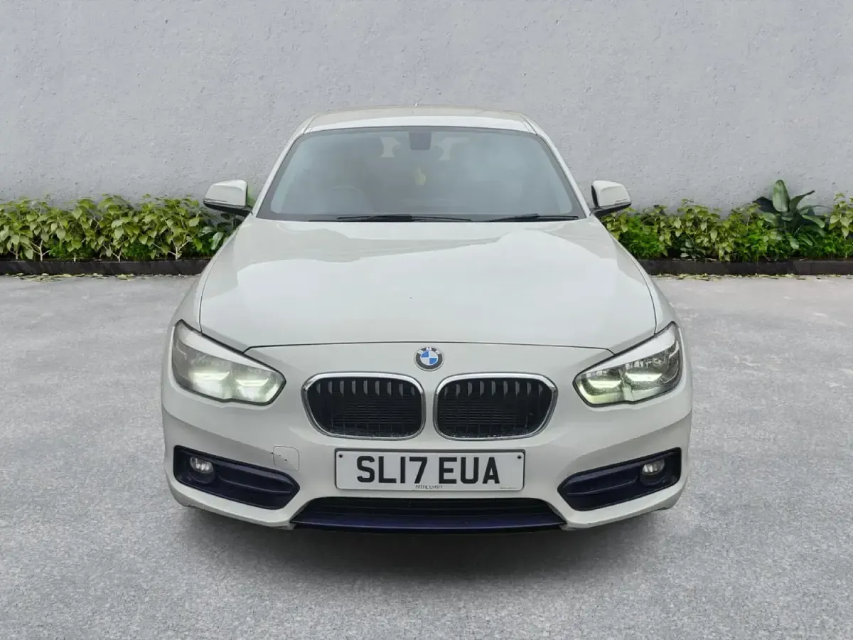Used BMW 118 Sport Line 136 HP (100 kW) 2017 White Hatchback