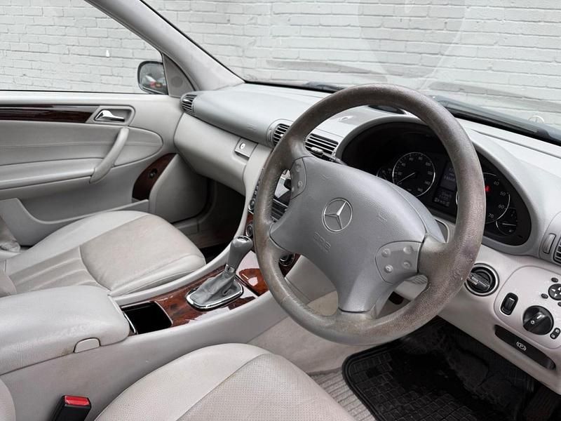 Used Mercedes C180 Elegance 2006 Blue Sedan