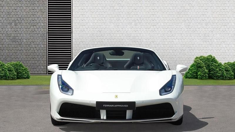 Used Ferrari 488 670 HP (492 kW) 2018 White Cabriolet