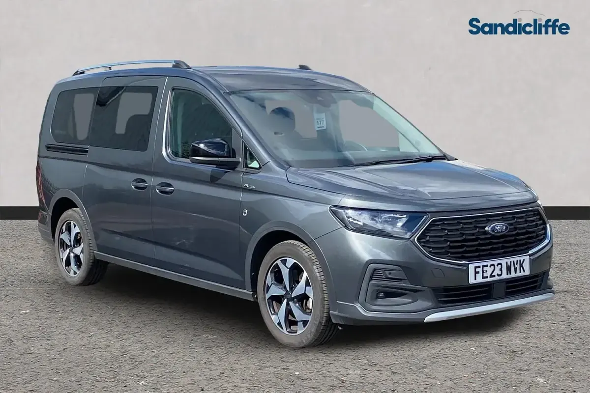 Usado Ford Tourneo Active 122 HP (89 kW) 2023 Carrinha
