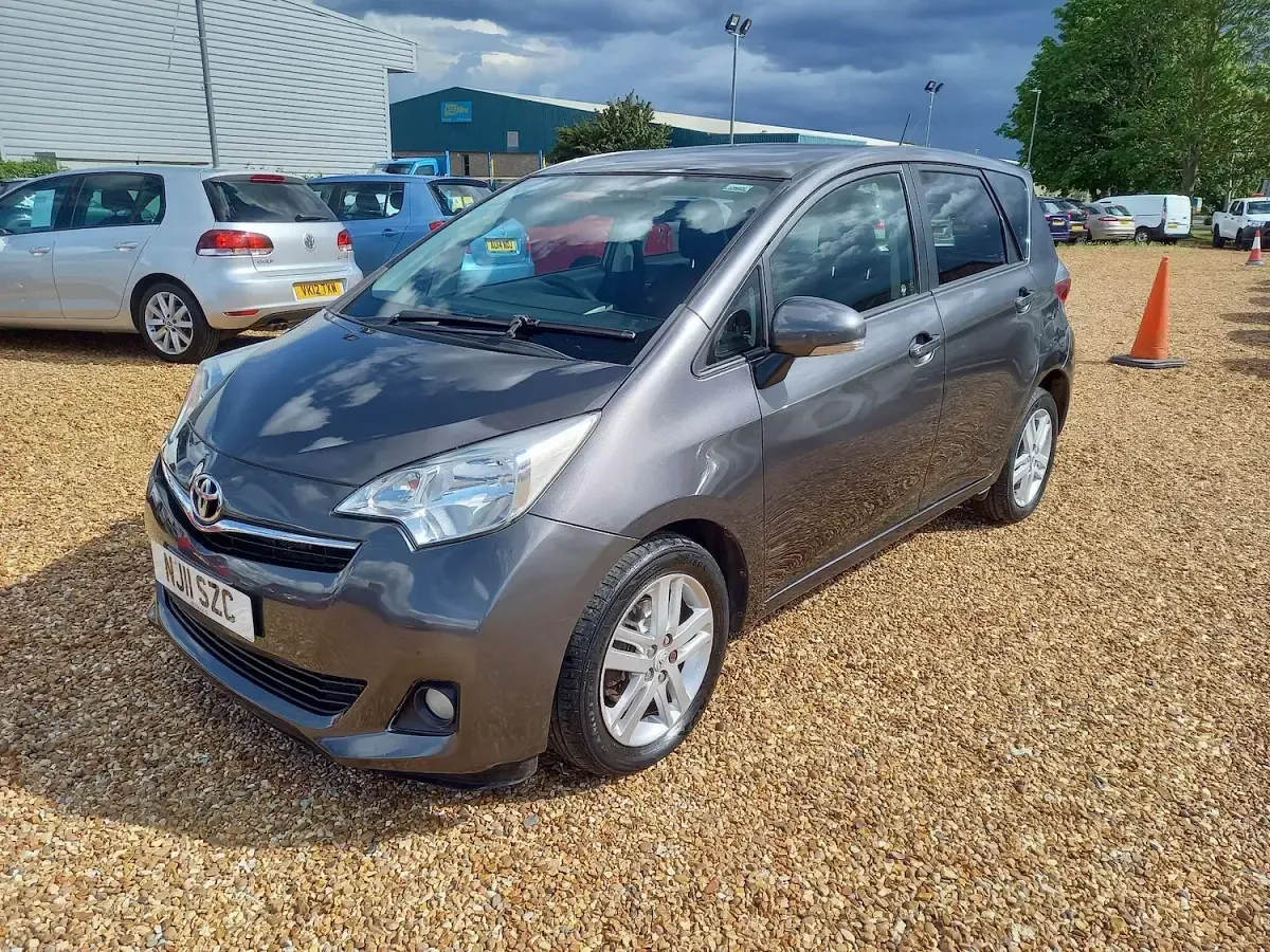 Used Toyota Verso 2011 Grey MPV