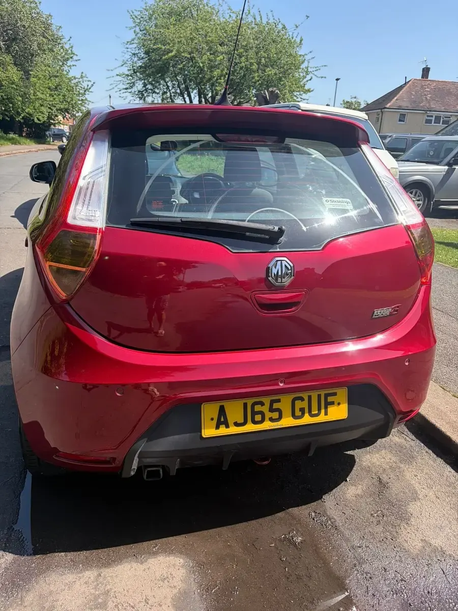 Used MG MG3 106 HP (77 kW) 2015 Red Hatchback