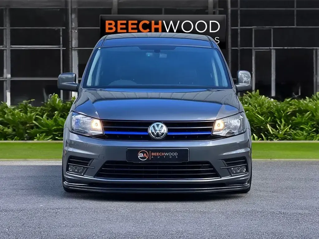 Used VW Caddy Maxi Highline 102 HP (75 kW) 2018 Grey MPV