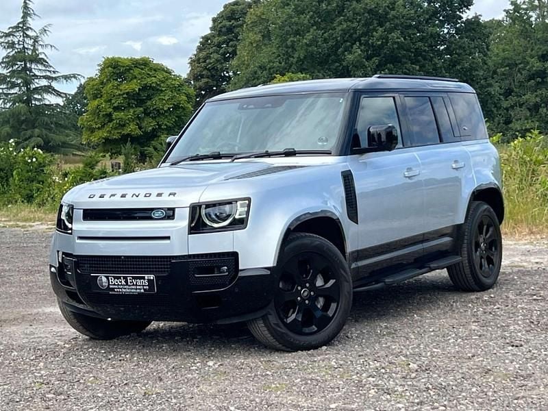 Silver Used 2023 Land Rover Defender HSE Dynamic SUV | £64,995 (Good price) - Image 1/3