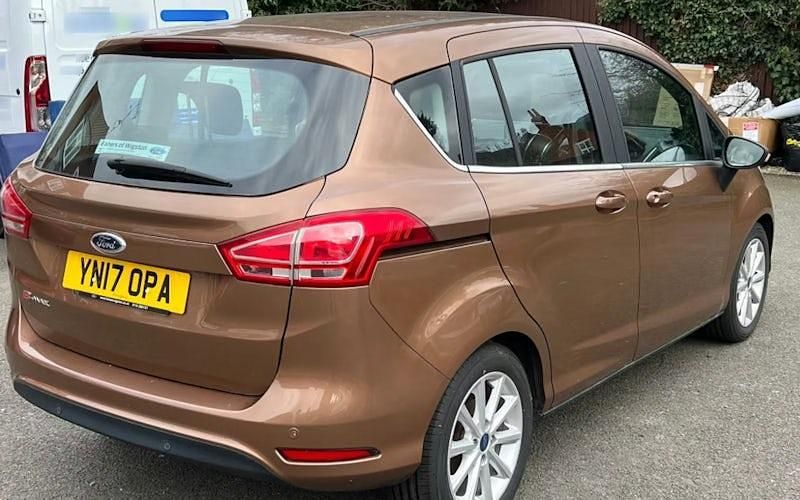 Used Ford B-MAX Titanium 105 HP (77 kW) 2016 Gold MPV