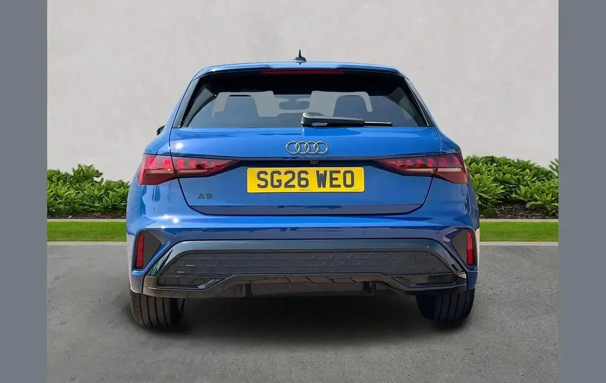 Used Audi A3 Advanced 150 HP (110 kW) 2026 Blue Hatchback
