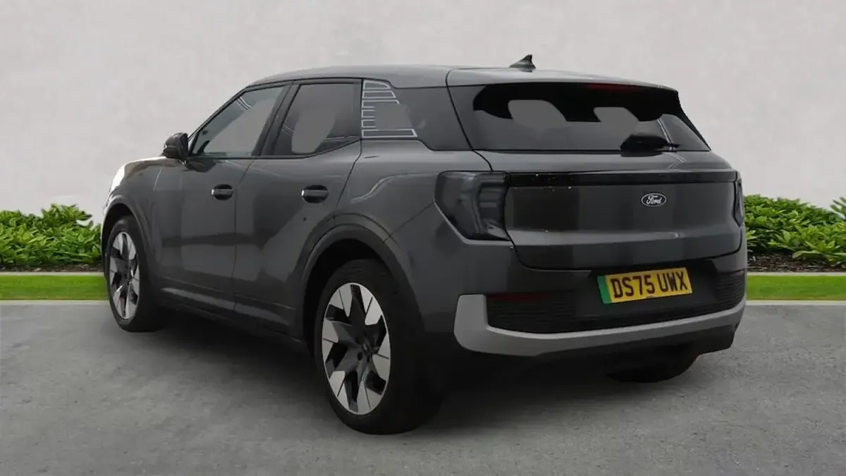 Usado Ford Explorer Premium 210 kW (286 CV) 2025 Gris SUV