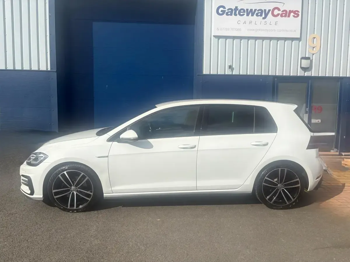 Used VW Golf VII GTD 184 HP (135 kW) 2017 White Hatchback