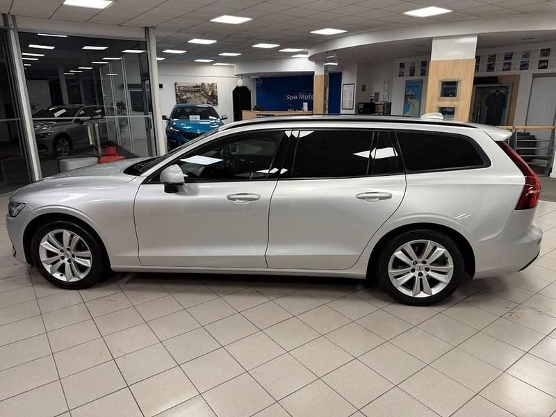 Usado Volvo V60 Momentum 150 HP (110 kW) 2019 Prateado Carrinha