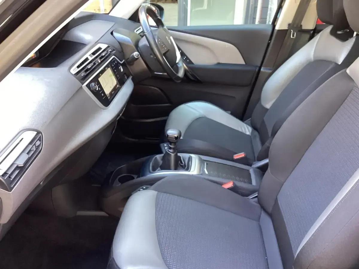 Begagnad Citroën C4 Flair 2018 Svart Minibuss