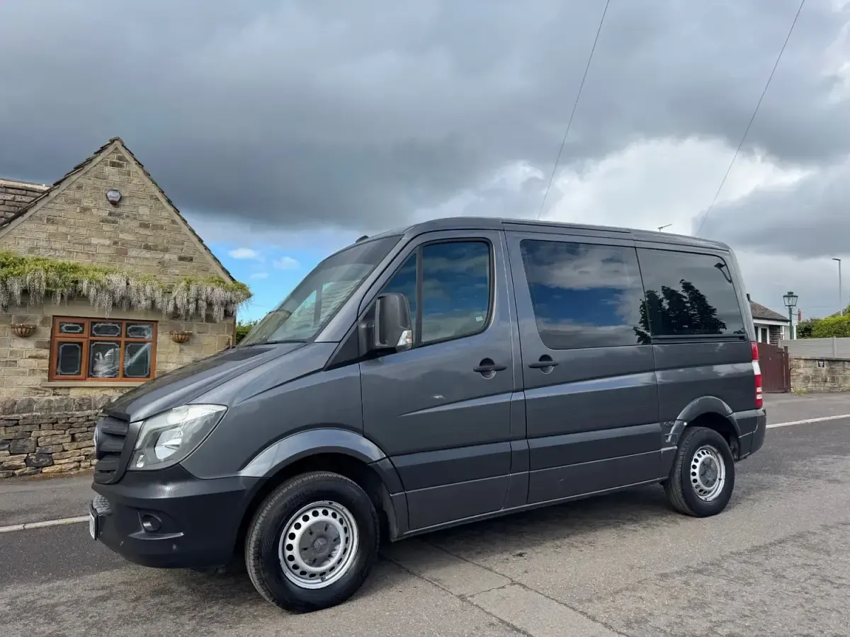 Gebraucht Mercedes Sprinter 95 PS (69 kW) 2015 Grau Van