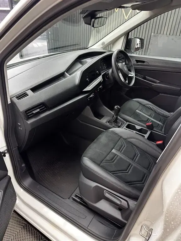 Used VW Caddy Edition 102 HP (75 kW) 2021 White MPV