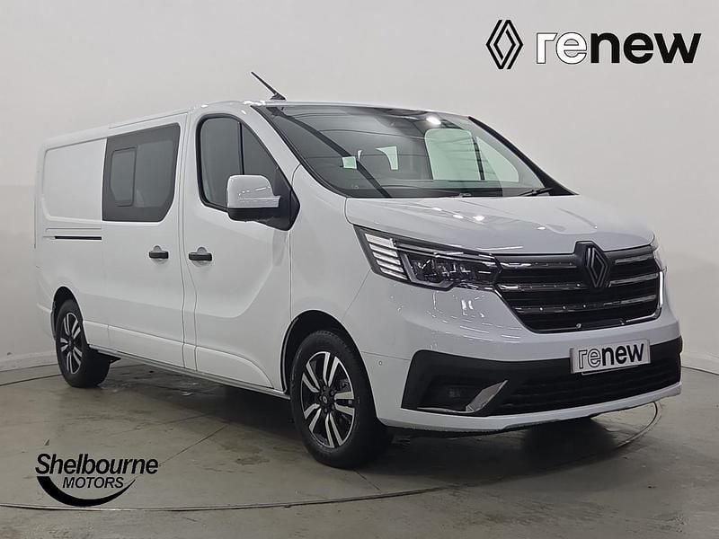 New Renault Trafic 2026 Solid  glacier white  MPV
