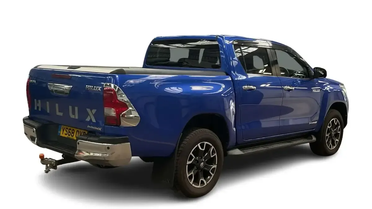 Used Toyota HiLux Luxury 150 HP (110 kW) 2019 Blue Pickup
