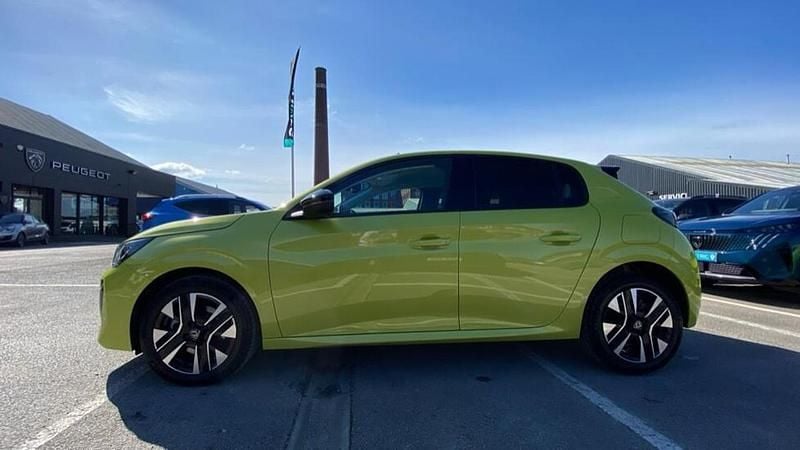 Used Peugeot 208 Allure 99 HP (72 kW) 2024 Hatchback