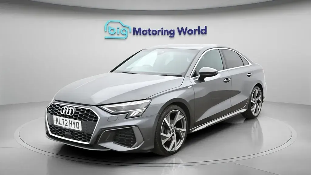 Używany Audi A3 S-Line 110 KM (80 kW) 2023 Szary Sedan/Limuzyna