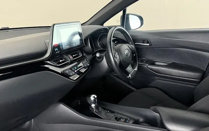 Used Toyota C-HR 122 HP (89 kW) 2018 Grey SUV