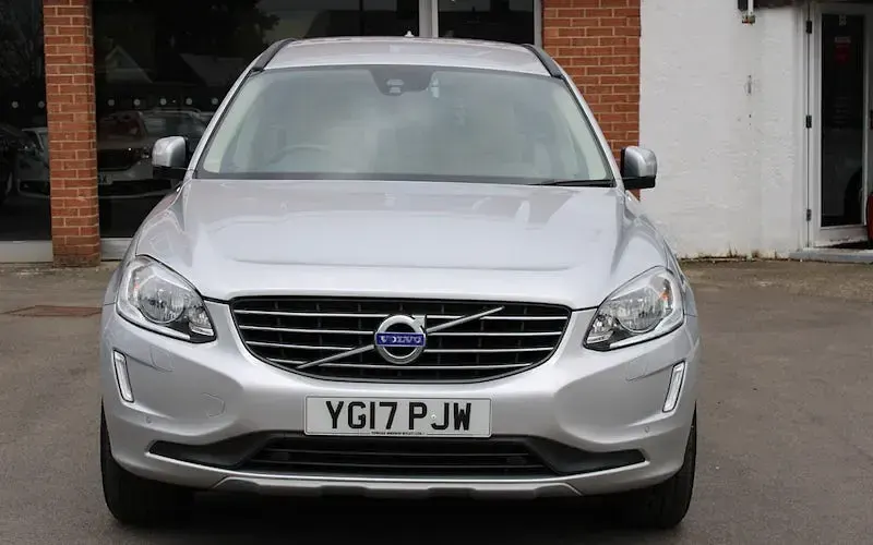 Used Volvo XC60 SE 190 HP (139 kW) 2017 SUV
